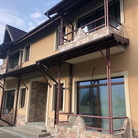 Casa Francesca Apartment Comanesti  Екстериор снимка