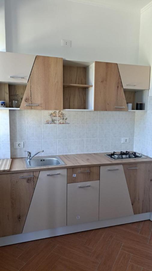 Casa Francesca Apartment Comanesti  Екстериор снимка
